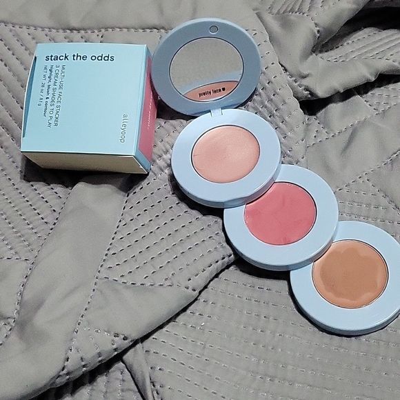 ALLEYOOP Beauty MVP Set with Tote (Swatched) - Picture 8 of 16